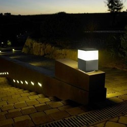 Lanterna sopra-muro da esterno grigio scuro - CUBIK